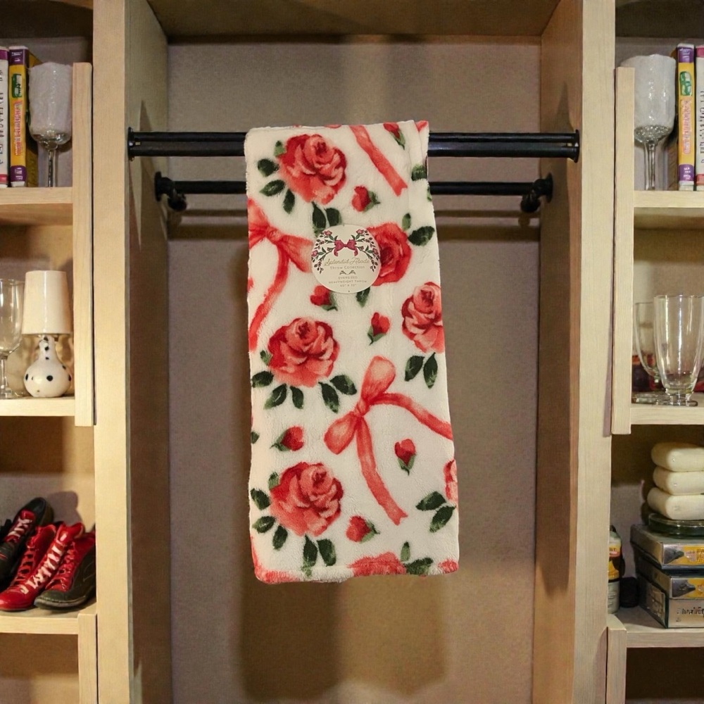 Floral Heavyweight Plush Throw Blanket with Red Roses - NWT